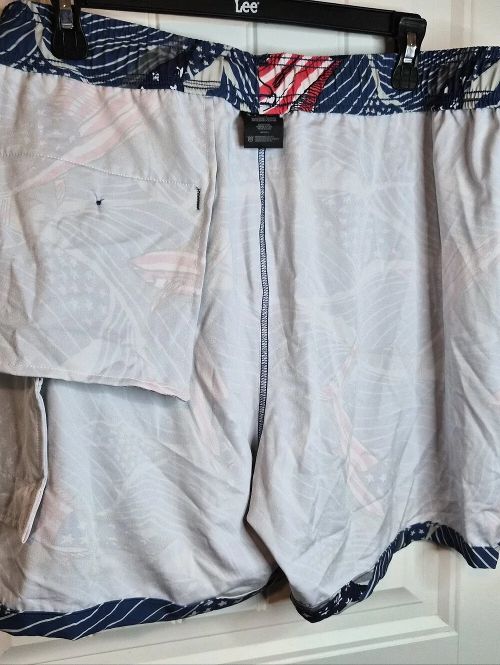 XL Huk Men's Flag Fish Linerless Shorts USA Playa Beach Pool Vacation Fish Activ